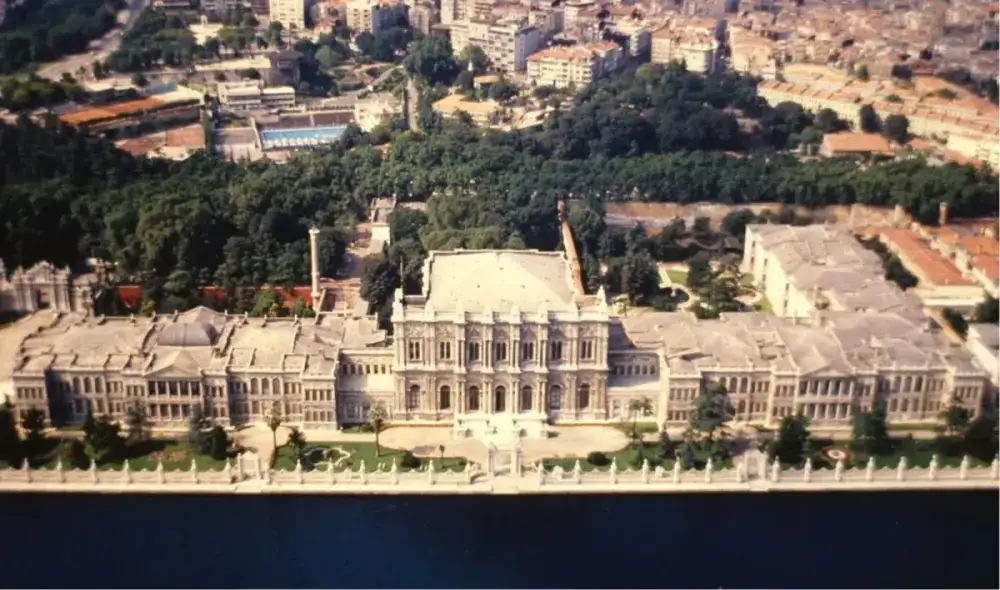 Dolmabahçe Palace & Two Continents Half-Day Afternoon Tour (Including Entrance Fee)