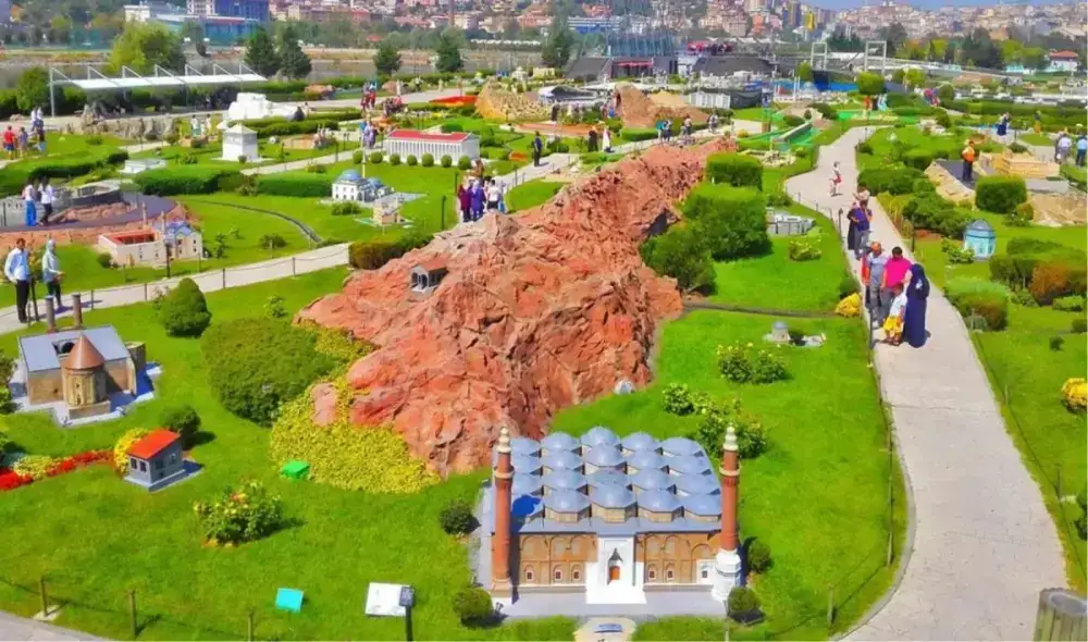 Golden Horn, Eyüp Sultan & Pierre Loti Tour