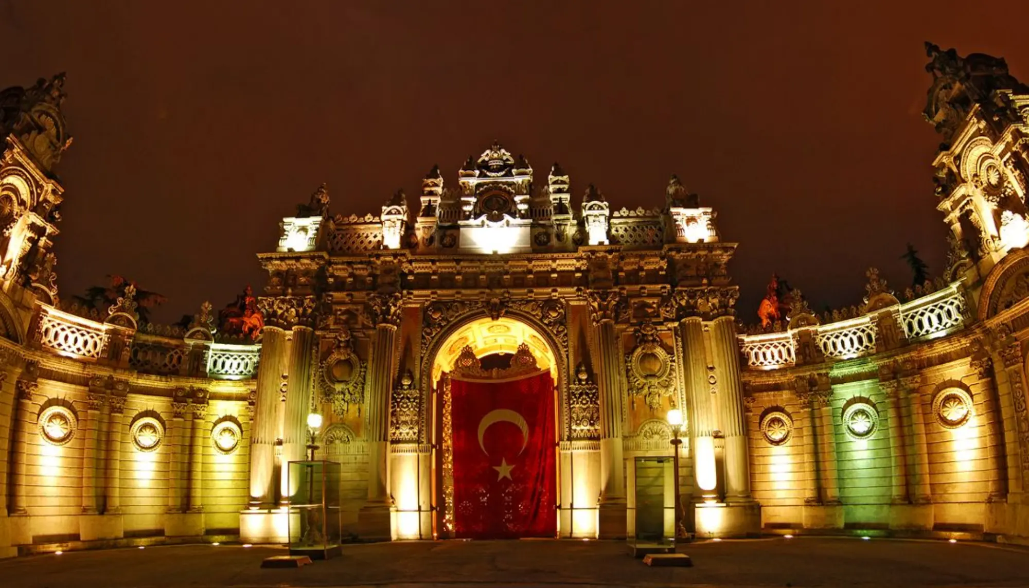 Illuminated Istanbul – Bosphorus, Two Continents & Panoramic Views