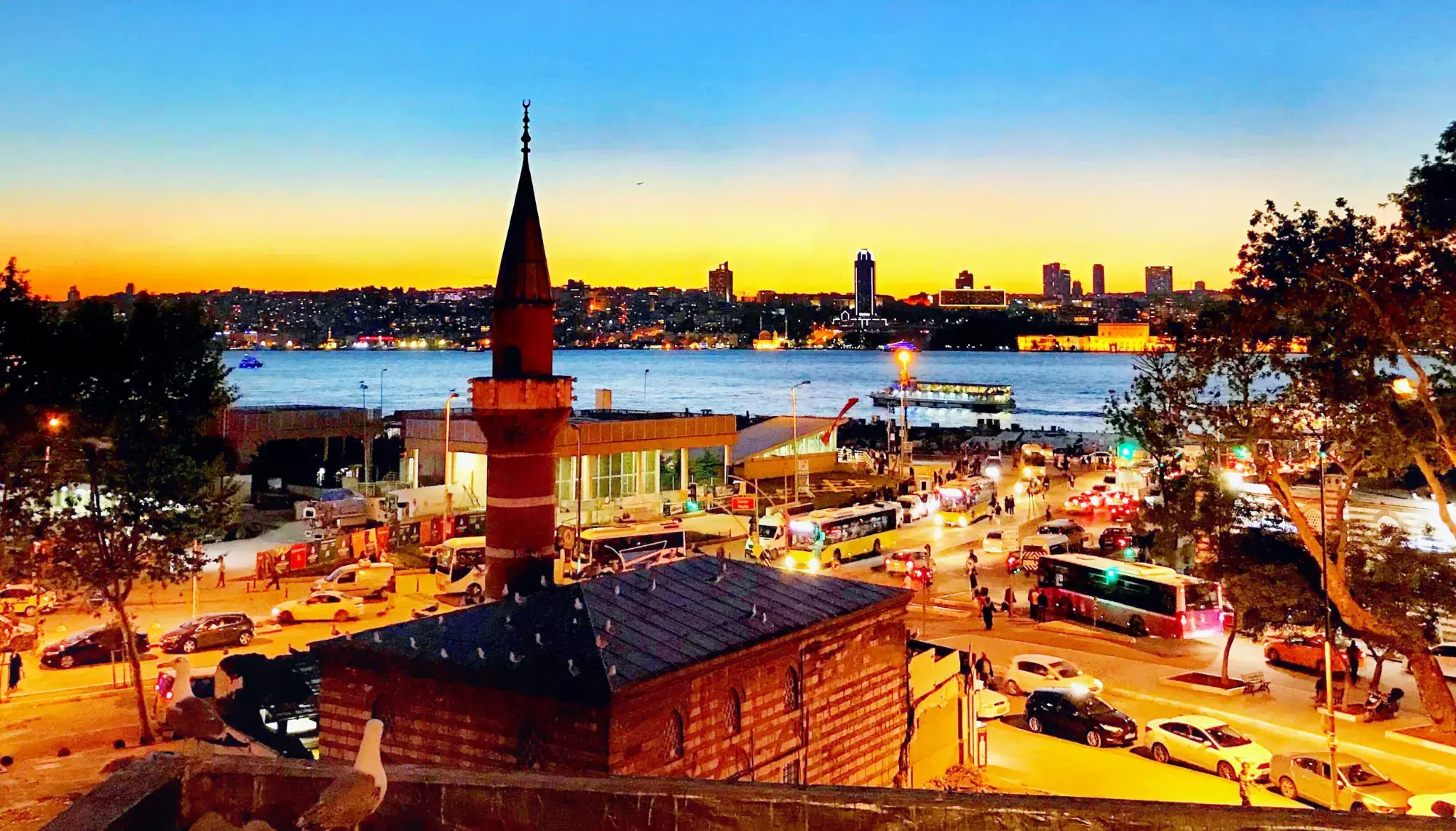 Illuminated Istanbul – Bosphorus, Two Continents & Panoramic Views
